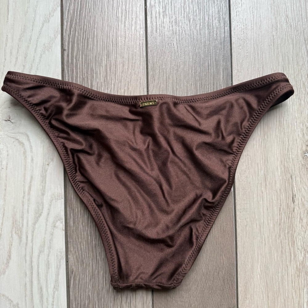 L'AGENCE Elegant Dark Bikini - Picture 4 of 6